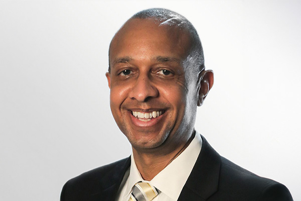 Desmond Mills
